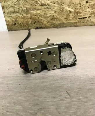Peugeot 207 Rear door lock
