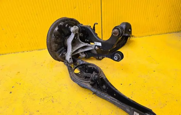 Skoda Superb B8 (3V) Rear wheel hub spindle/knuckle 