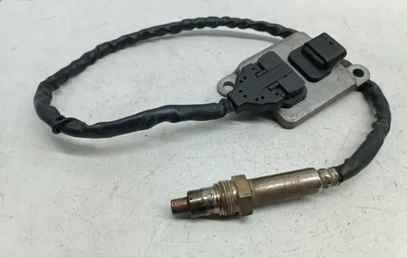Mercedes-Benz C W205 Lambda probe sensor A0009053606 0009053606 5WK96682F