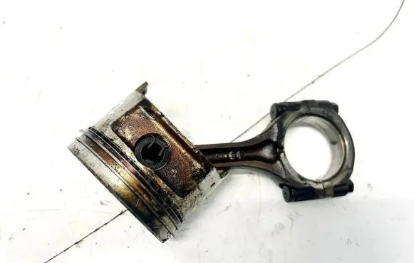 Subaru Legacy Piston with connecting rod