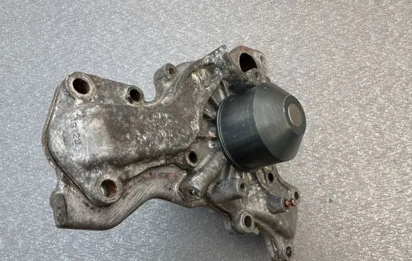 Mitsubishi Pajero Water pump MD997515