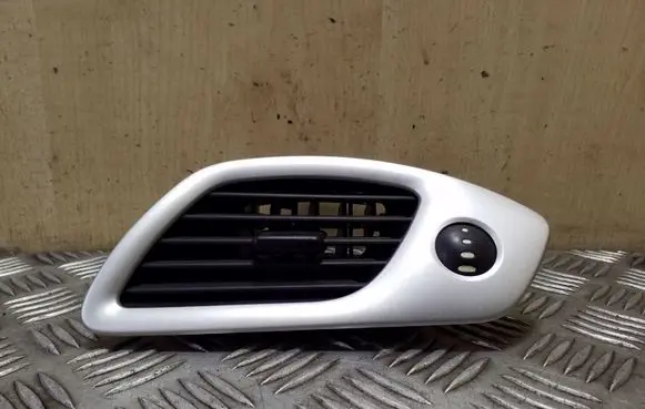 Renault Scenic III - Grand scenic III Dashboard side air vent grill/cover trim 1012127