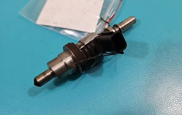 Renault Scenic III - Grand scenic III Fuel injector H8200769153 IMPRK1392545