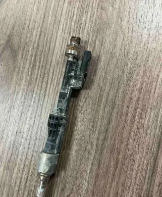 BMW 5 F10 F11 Fuel injector 0261500109