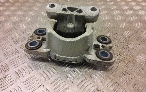 Land Rover Evoque I Engine mount bracket EJ327M121AD