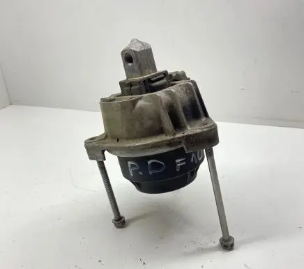 BMW 7 F01 F02 F03 F04 Engine mount bracket 6775906 68623513 2036040