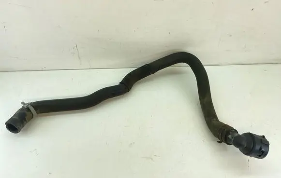 Engine coolant pipe/hose