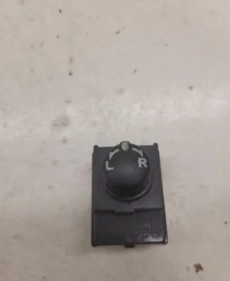 Mitsubishi Colt Wing mirror switch MN108084 A4518200410