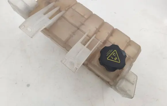 Tesla Model S Coolant expansion tank/reservoir 103612400 103612400O