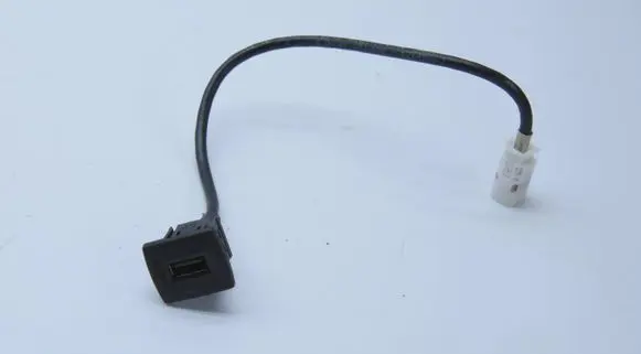 Mercedes-Benz E C207 W207 USB socket connector G50209