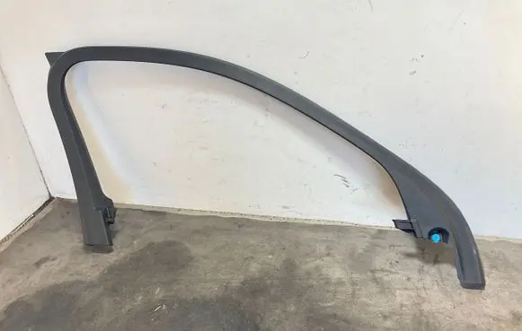 Volvo XC40 Front door trim bar 31455061