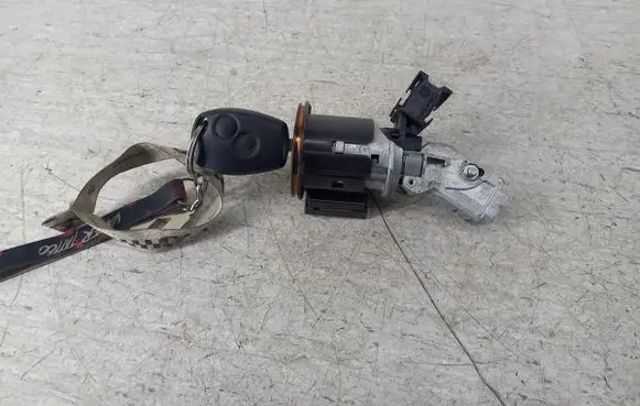 Renault Clio III Ignition lock