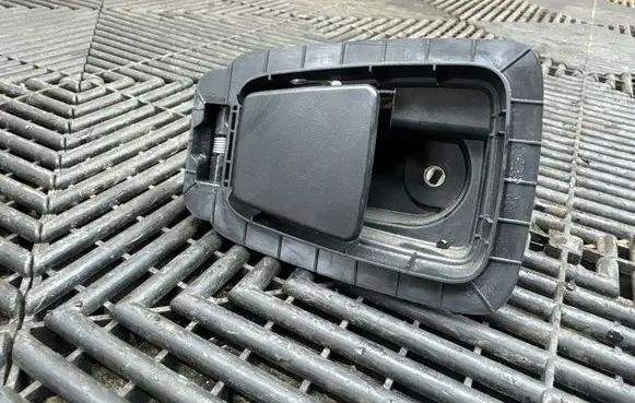 Volvo XC90 Engine bonnet (hood) release handle 31479114