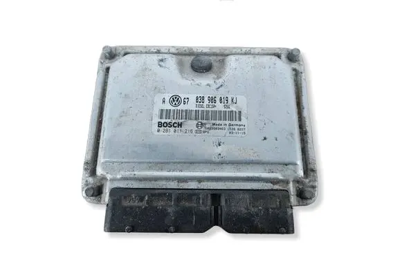 Skoda Fabia Mk3 (NJ) Engine control unit/module 038906019KJ 1039S03463 0281011216
