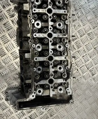 BMW 5 F10 F11 Engine head 7810465 7810463 11127810463