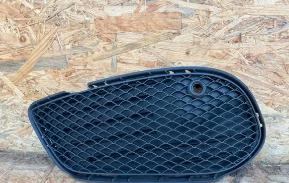 Mercedes-Benz C AMG W205 Front bumper lower grill A2058854023