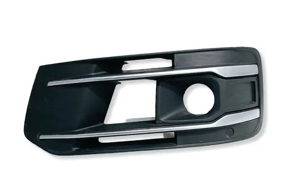 Audi Q7 4M Front fog light trim/grill 4M0807681S