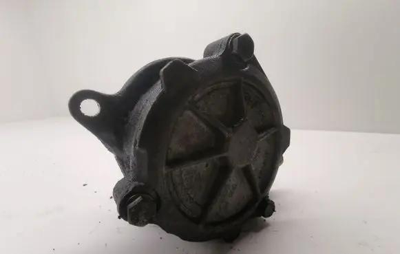 BMW 5 E39 Vacuum pump 96110885