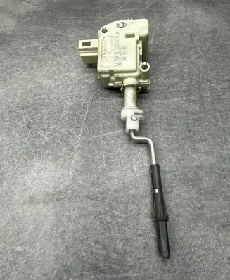 Volkswagen Touran I Central locking motor 3B0959782 1T0810773