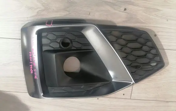 Audi A5 Front bumper lower grill 8W6807682T