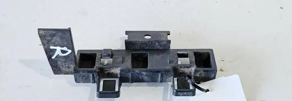 BMW 2 F45 Fender mounting bracket 7327320