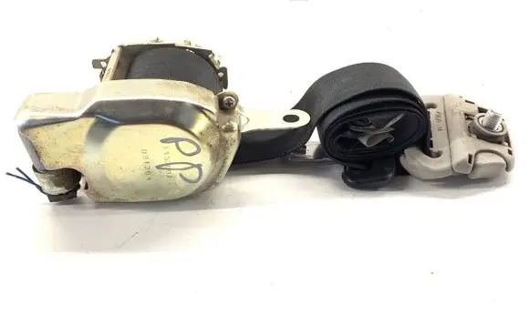 Suzuki Swift I Front seatbelt 8492062J0