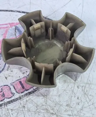 Toyota RAV 4 (XA20) Original wheel cap 42060 PA66GF30