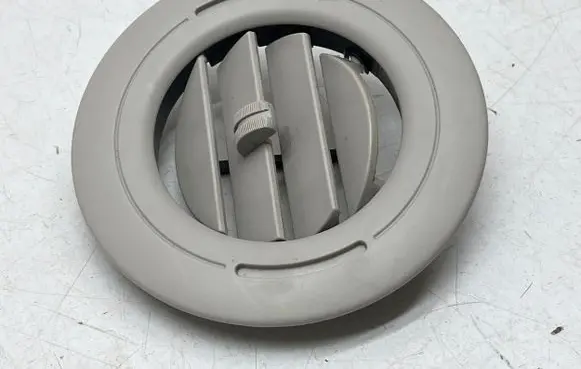 Dodge Durango III Air vent grill in roof 
