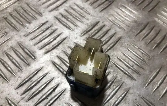 Nissan Almera N16 Other relay 2523079981 9610042328