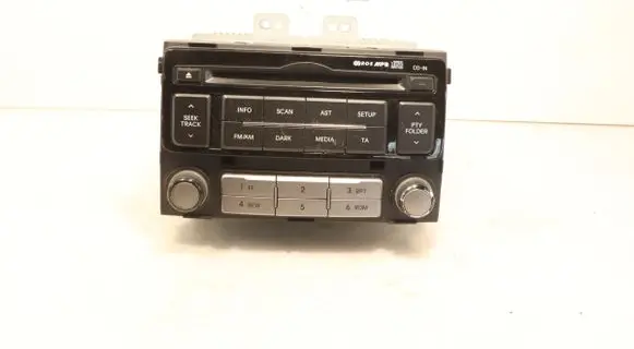 Hyundai i20 (PB PBT) Radio/GPS head unit trim 