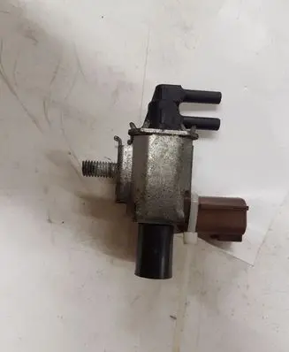 Mazda 5 Vacuum valve K5T46597