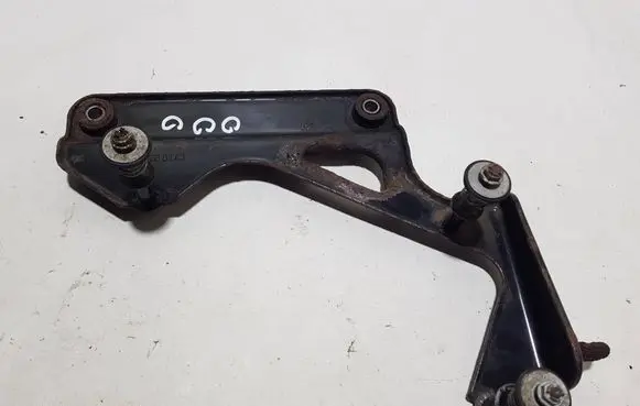 Mercedes-Benz E W212 Pneumatic air compressor holding bracket 2123200143 A2123200143MMJ