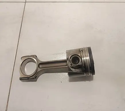 Renault Master III Piston with connecting rod 085209