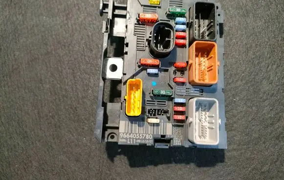 Citroen C3 BSM Control unit 9664055780