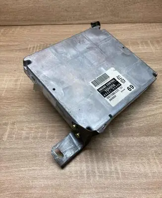 Toyota Avensis T250 Engine control unit/module ECU 8966105690 MB1758006325