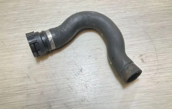 Audi A6 S6 C6 4F Engine coolant pipe/hose 4F0121101B