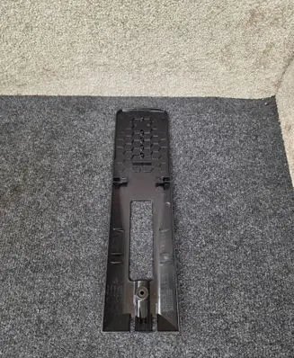 BMW X5 F15 Rear seat rail trim cover 7171837