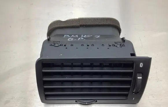 BMW 7 E38 Dashboard side air vent grill/cover trim 64228390114