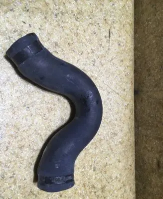 Mercedes-Benz E W124 Engine coolant pipe/hose 