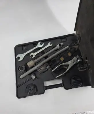 Mitsubishi Pajero Tool set 