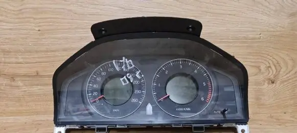 Volvo V70 Speedometer (instrument cluster) 30786623AB
