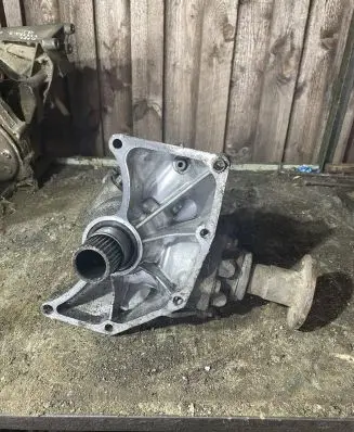 Nissan X-Trail T30 Gearbox transfer box case XUK