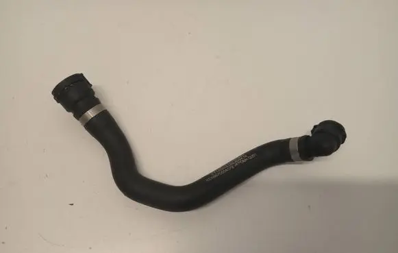 Engine coolant pipe/hose