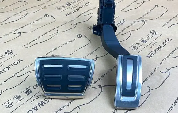Volkswagen Golf VII Accelerator throttle pedal 5Q1723503H