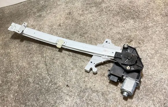 Hyundai Kona II Front door window regulator with motor 82401BE010