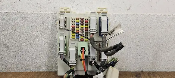 Ford Focus Central body control module F1DT14A073DF 0670016476 0E20000