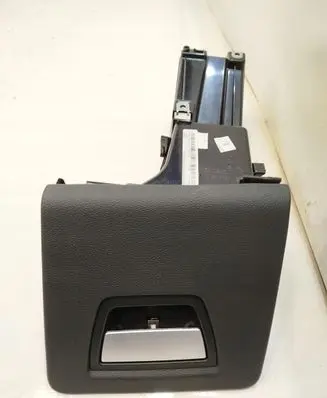 Maserati Ghibli Glove box 06700298040