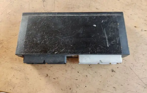 BMW 5 E34 Comfort/convenience module 61351379741 1379741