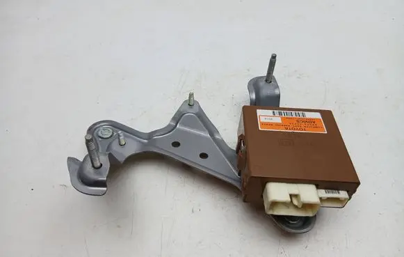Lexus GS 250 350 300H 450H Hand brake control module 8905030030