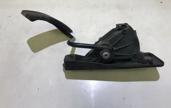 Renault Espace - Grand espace IV Accelerator throttle pedal 8200007513 6pv008119-18